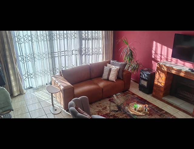 3 BEDROOM HOUSE FOR SALE IN ORMONDE